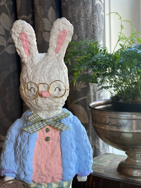 Easter bunny figurine PREORDER